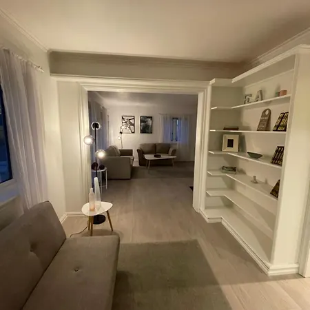 Villa Apartment Larvik 别墅 *